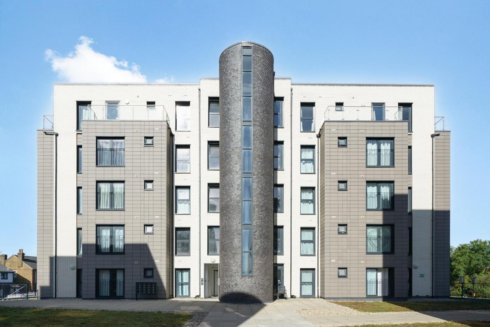 One And Two Bed Apartments Slough Near Heathrow Colnbrook Eksteriør bilde