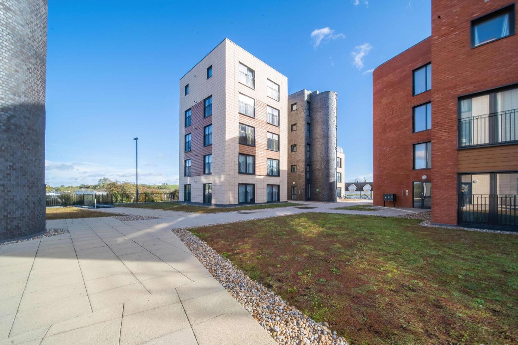 One And Two Bed Apartments Slough Near Heathrow Colnbrook Eksteriør bilde